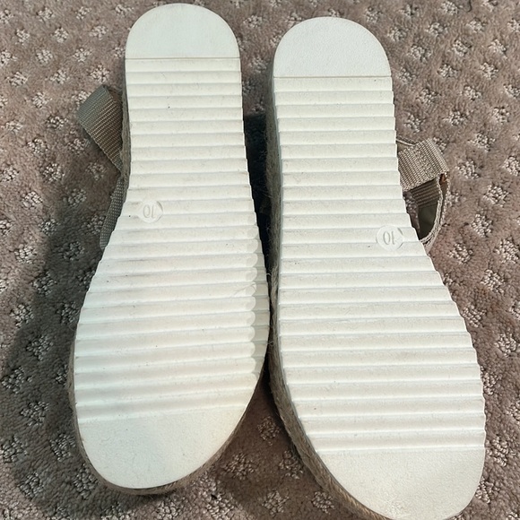 Cushionaire Women’s Summer Sandals, Velcro Strap, Size 10, NWT - Picture 6 of 16